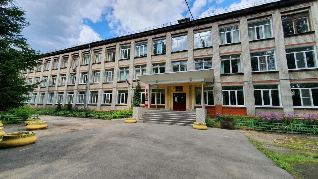 Фотография школы.